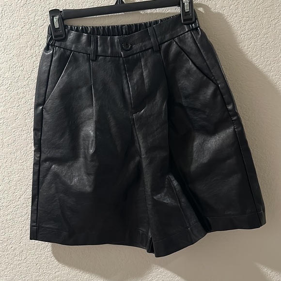 Black pu leather shorts NWT - Picture 1 of 7
